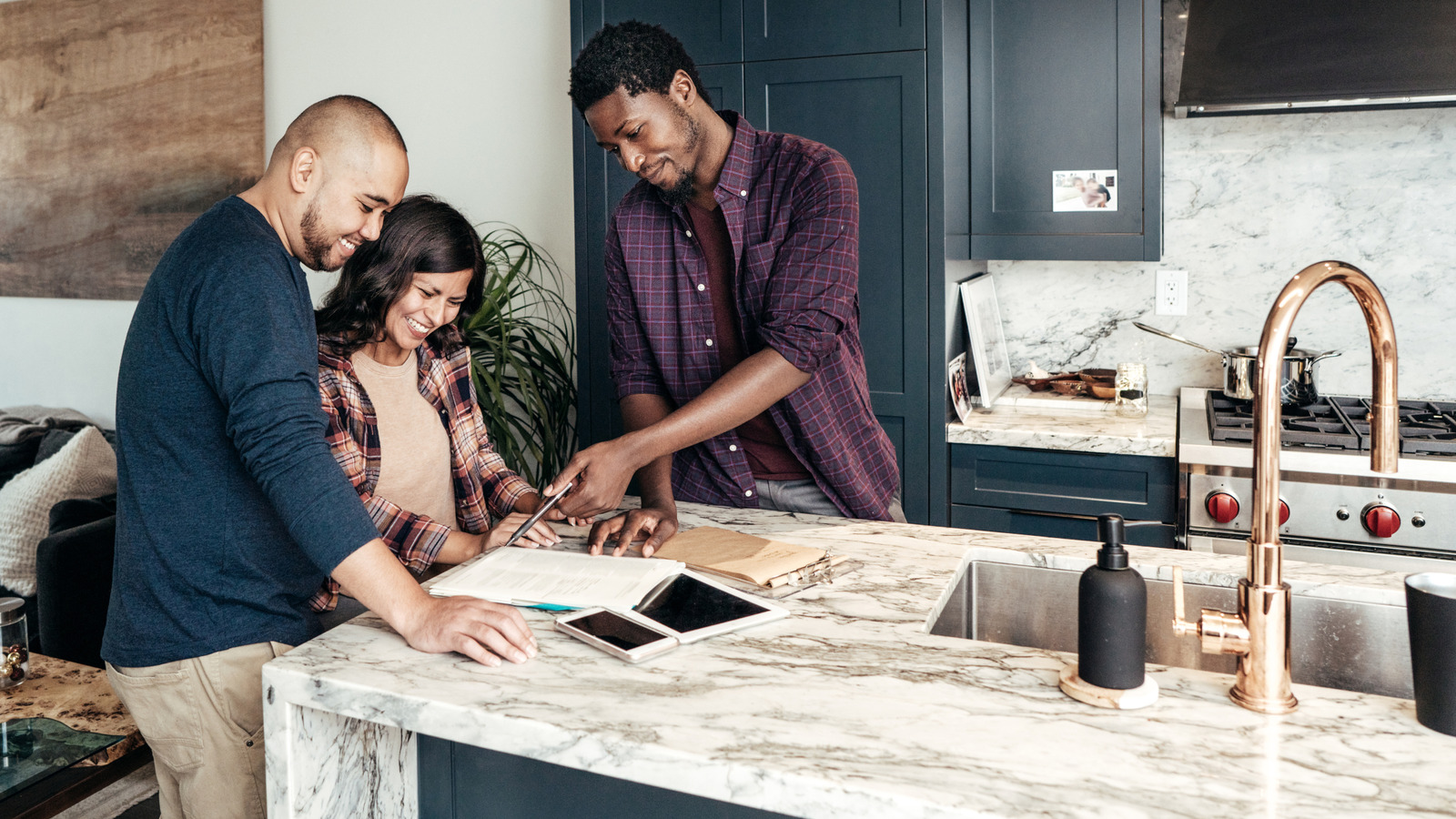 The Textured Glass Kitchen Trend You Ll Be Seeing More In 2025