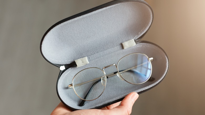 eyeglass case 