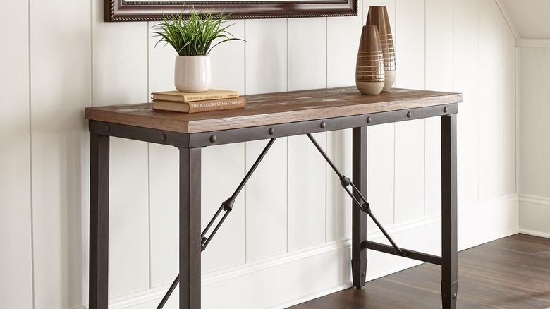 Narrow accent table