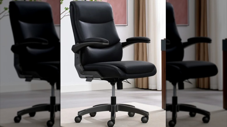 A black La-Z-Boy boy office chair