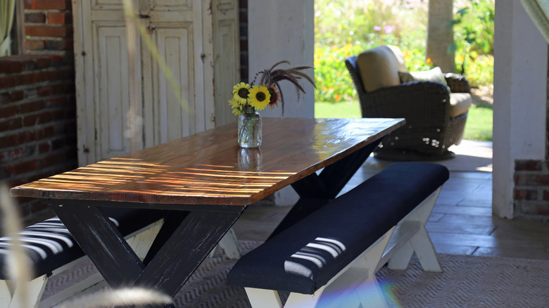 picnic table dining room