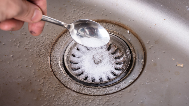 baking soda sink drain