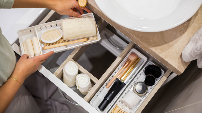 Organizing bathroom sink drawer