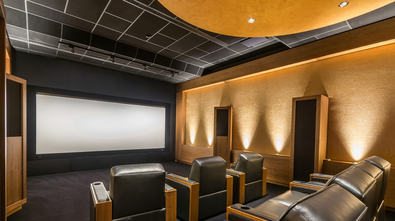 Theatre room with wall lighting