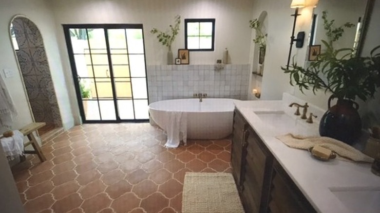 Master bath alcove shower