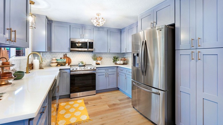 Kitchen with blue cabinets 