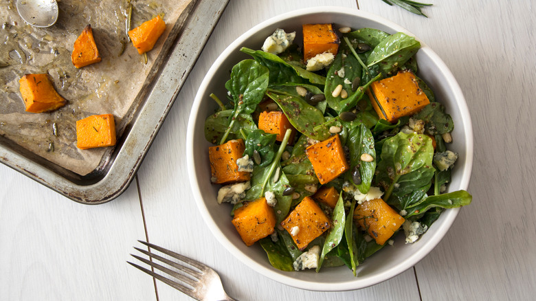 Squash and spinach salad