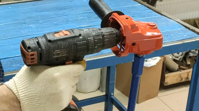 Auger made from angle grinder