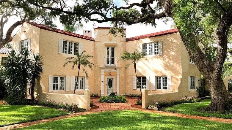 exterior of house in Florida