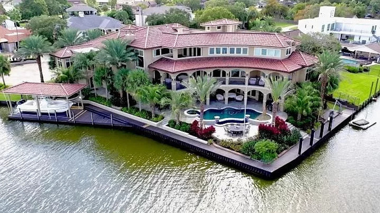Arial view of waterfront Texas home