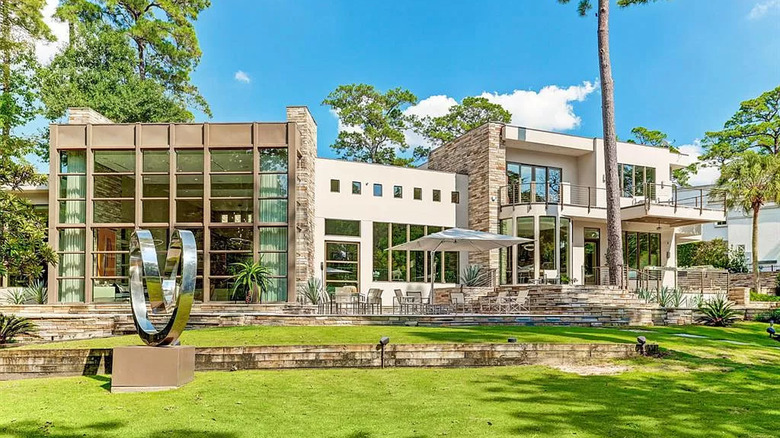 Modern property in Houston