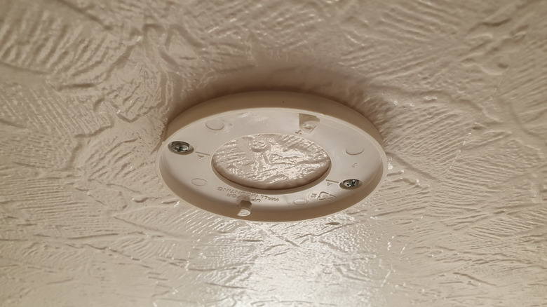 Home with missing smoke detector