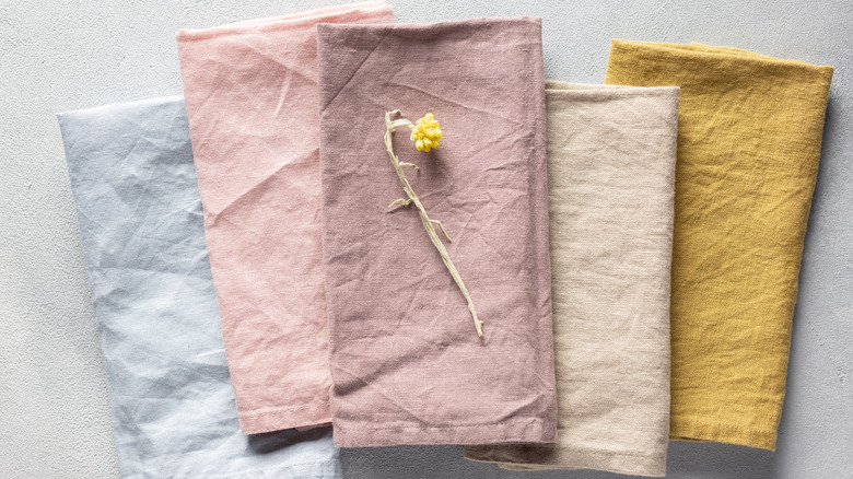 linen napkins in different colors