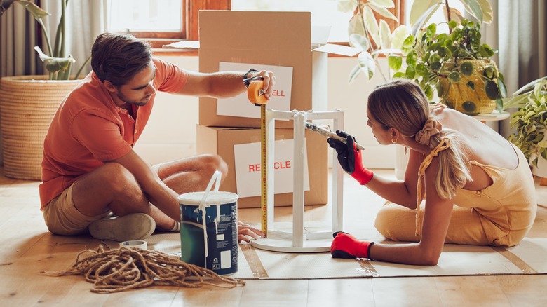 Couple painting table