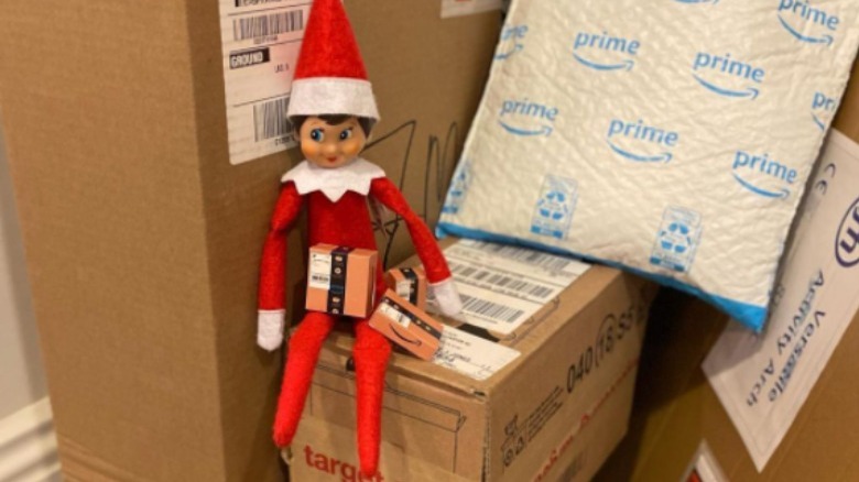 Elf with packages