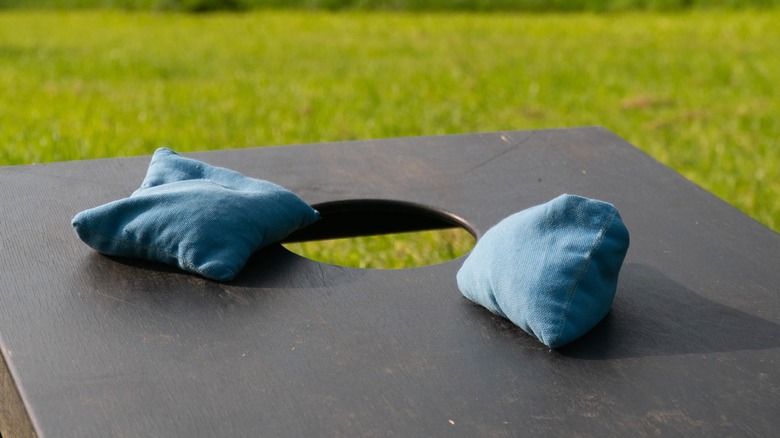 cornhole diy yard game