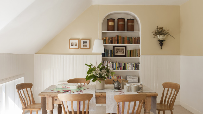 Alcove with shelving inside 