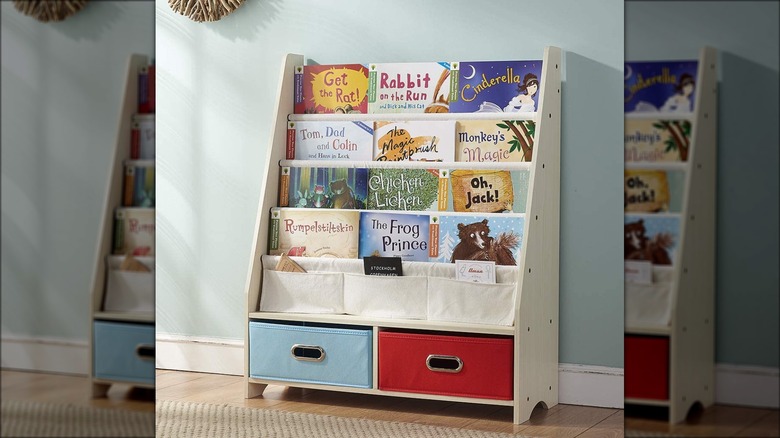 Kids bookshelf