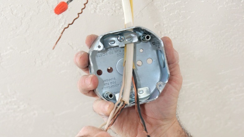 ceiling fan junction box