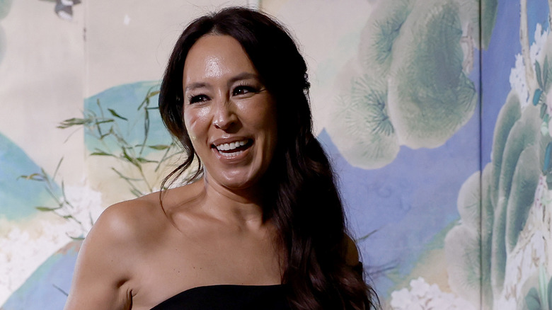 close up of Joanna Gaines