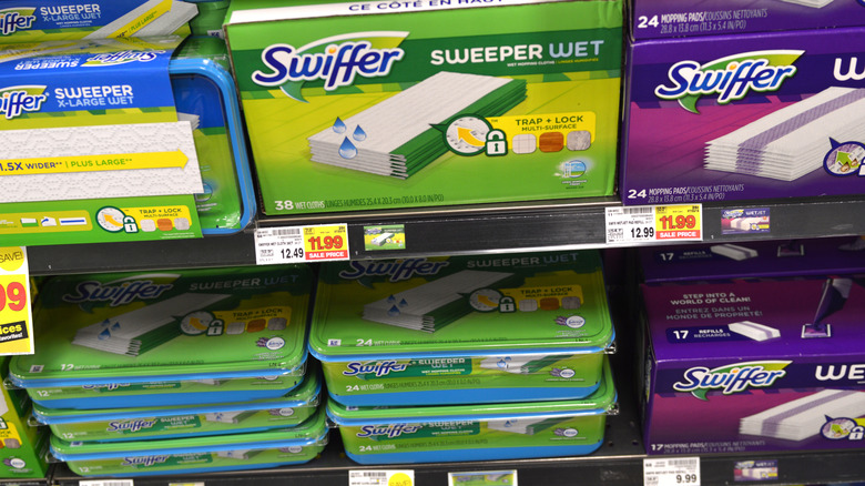 Row of Swiffer Wet cloths on store shelves