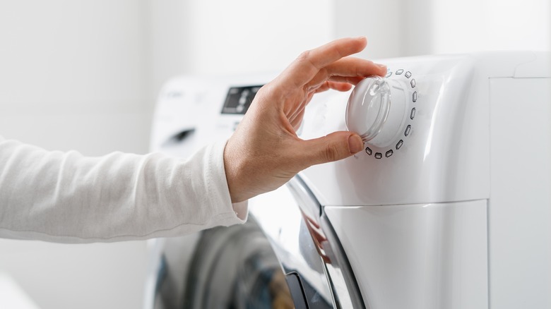 turning knob on washing machine