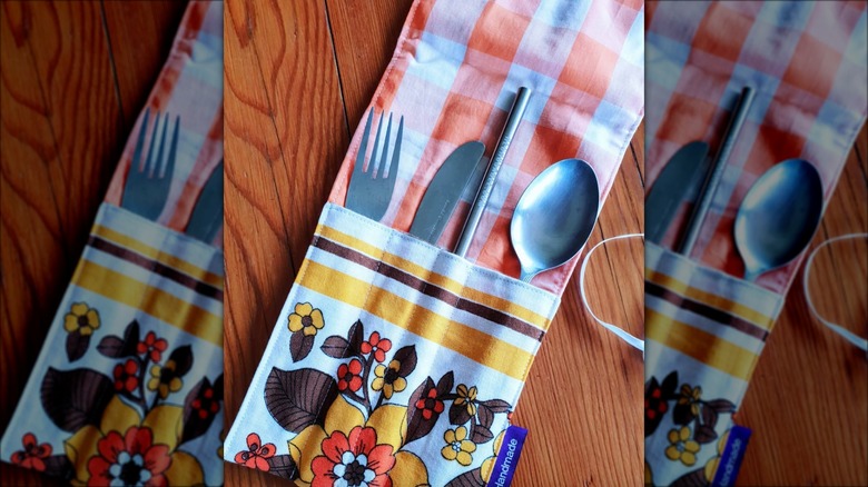 repurposed tablecloth cutlery roll