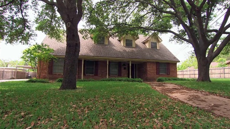 old cottage house