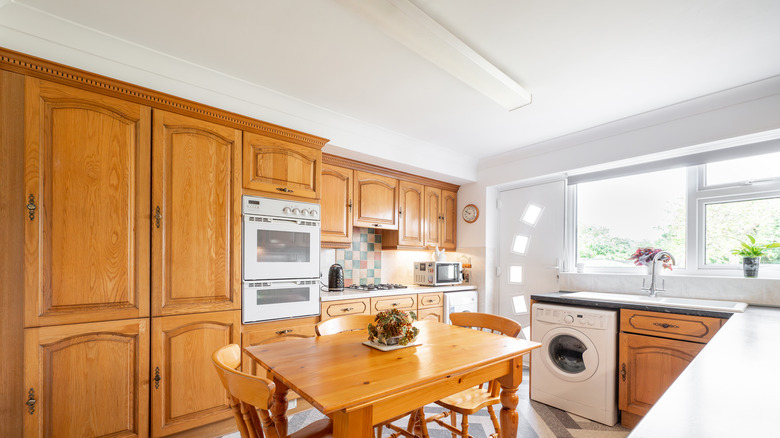 old kitchen with fluorescent light fixture