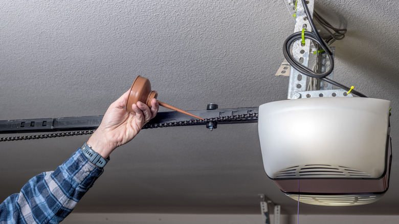 Lubricating the garage door