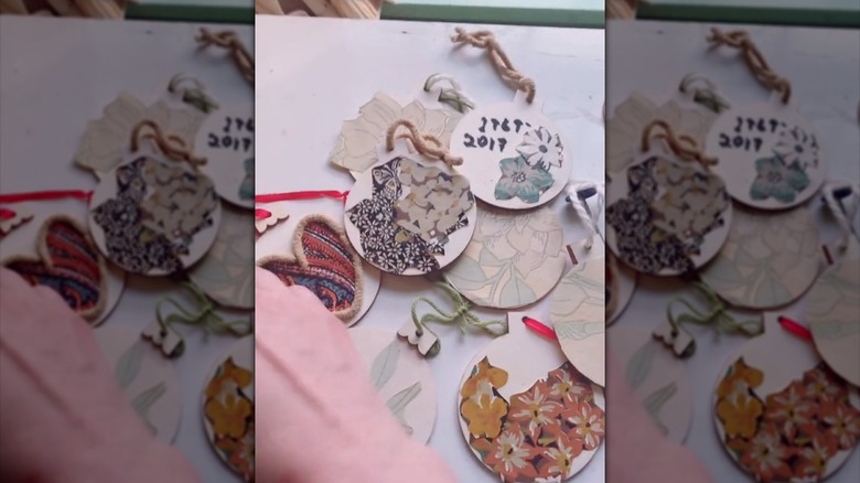 one-dimensional christmas ornaments as homemade decor