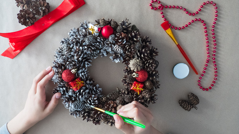 Wreath with upcycled ornaments