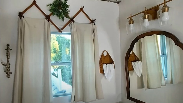 accordion hooks with curtains