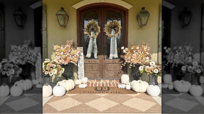 Front door with neutral fall décor