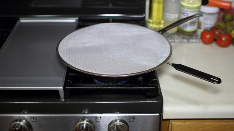 splatter screen on stove