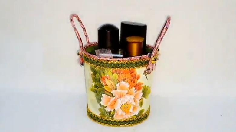 paper covered yogurt container storage basket