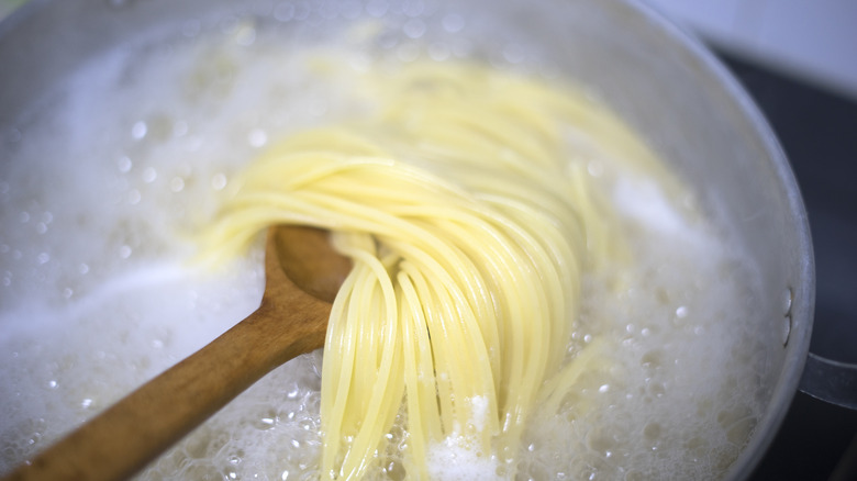 Spaghetti in bowling water