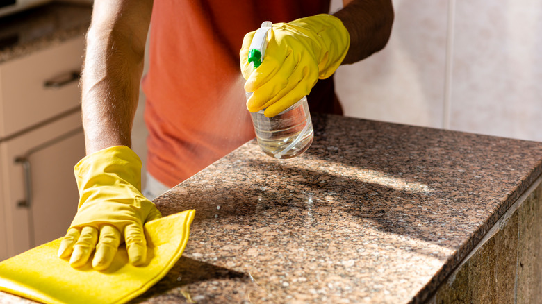 Cleaning granite countertop