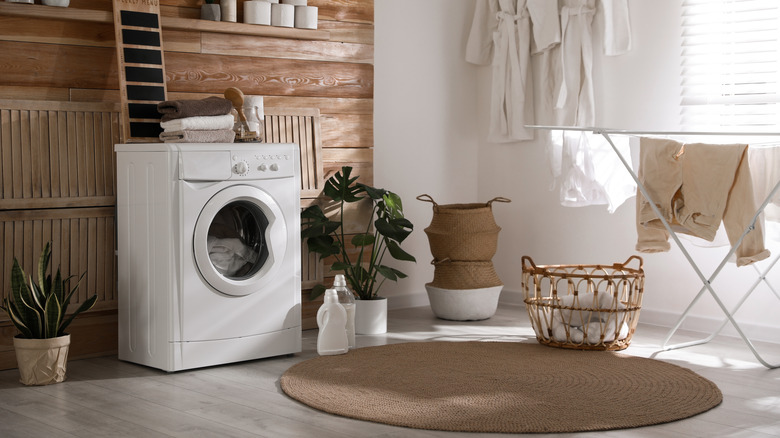 laundry room with washing machine