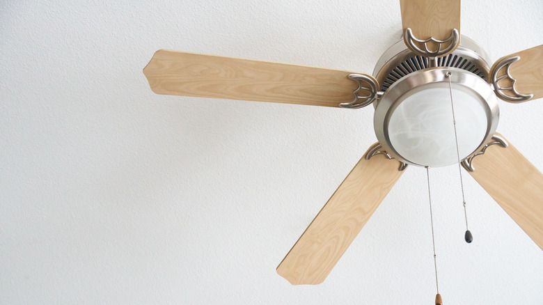 ceiling fan with light fixture 