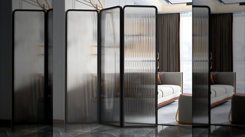 reeded folding screen in living room