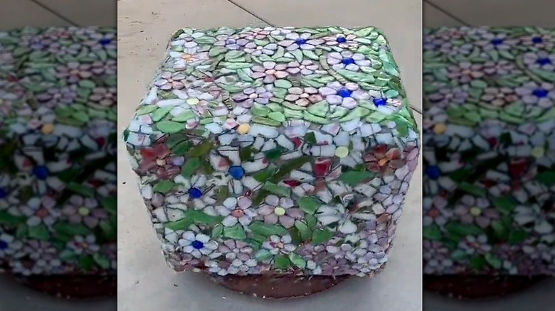 box with mosaic pattern