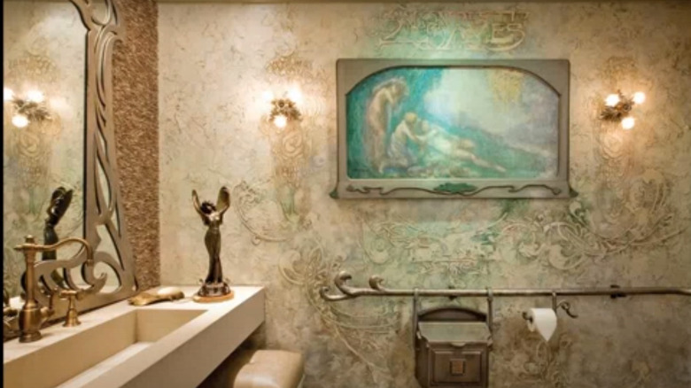 romantic bathroom