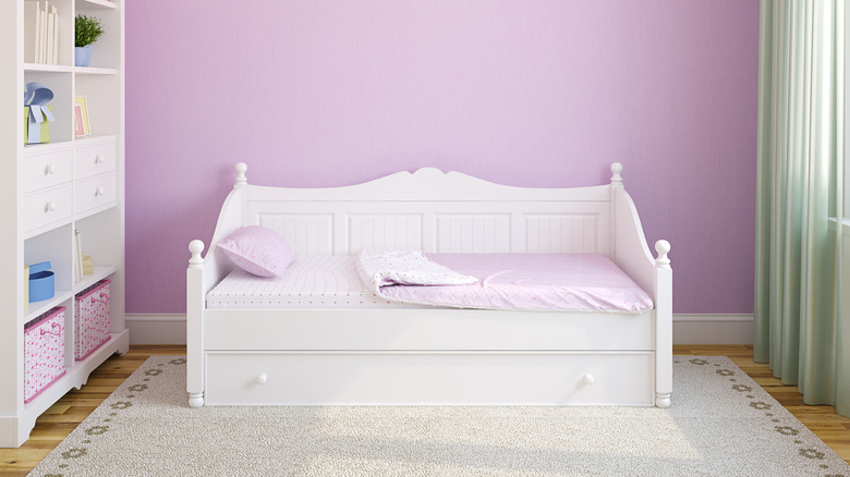 pale purple bedroom