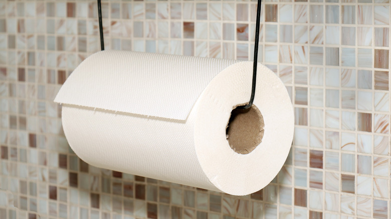 hanging paper towel roll