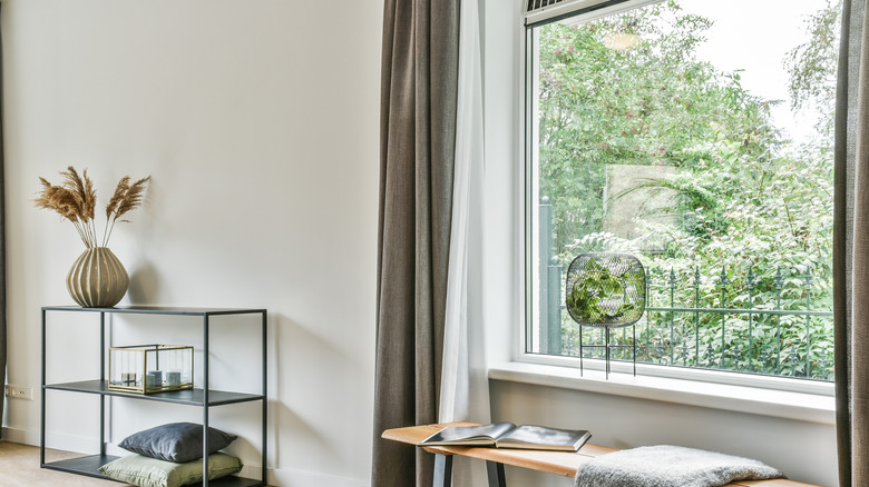 large window in living room 