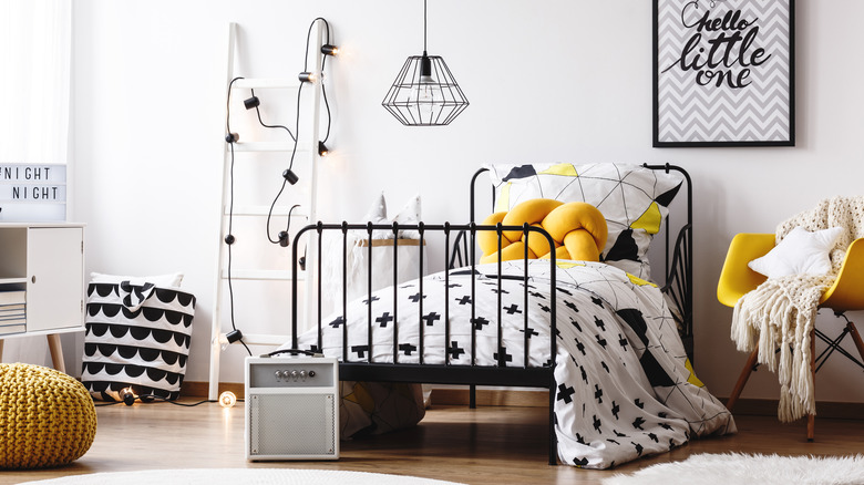 black and white bedroom 