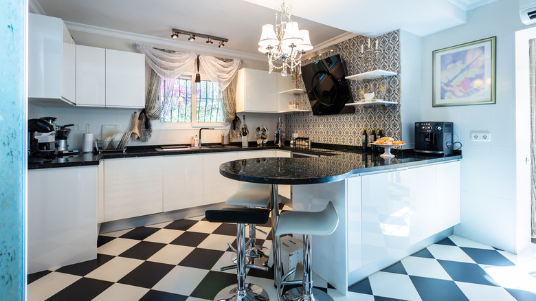 Black and white retro kitchen