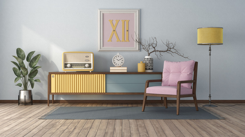 Pastel pink and yellow room