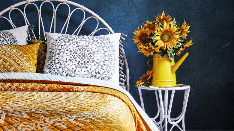 Patterned fall bedding